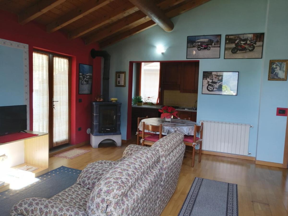 B&B I Viandanti Piancogno Екстер'єр фото